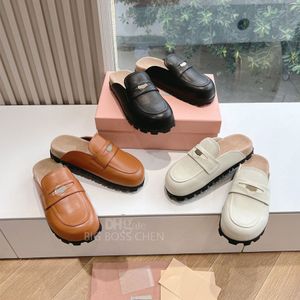 Top Quality Platform Mules Shoes Slipper Slides äkta läder platt häl sandaler lyxdesigner glider för kvinnors semesterskor fabriksskoskor