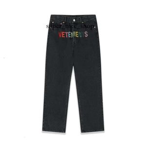 Vetements Jeans Men's Jeans Men Jeans High Quality Men Survetementsデザイナージーンズファッションパンツ刺繍文字ストレートレッグパンツ973