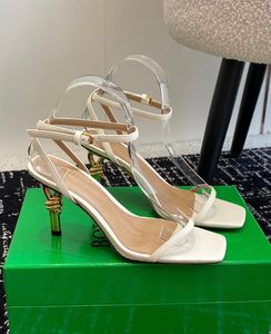 2024 Luxury Womens Veneta Knot Sandals Scarpe Sculpturali Metal Teli Sandalo Nude Oro Oro Silver Bianco Bianco Open Open Opte High Heel Sexy Walking Shoe Shoe