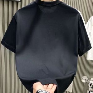 夏のメンズTシャツ、スリムフィット、半袖、印刷されたハーフスリーブ、トレンディで多用途のインスタグラムカジュアルラウンドネックTシャツの若者向け