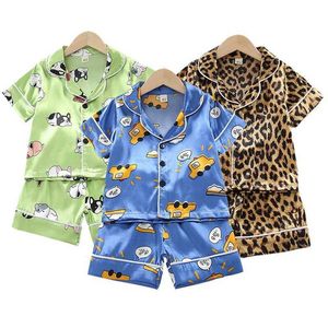 Pyjamas Summer Childrens Ice Silk Pyjama Set Baby Boys and Girls Satin Cardigan tröja Kort ärm+Kort ärm 2-delad Casual Home Pyjamas D240517