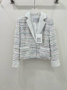 2024 Yeni Yaz Sonbahar Pist Ceketleri Yakıt Boyun Uzun Kollu Marka Aynı Stil Katlar Kadın Tasarımcı Outerwear 0516-20