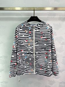 ミラノ滑走路女性ジャケット2024新しい夏のフード付き長袖アウターウェアブランド同じスタイルコートデザイナートップ0516-13