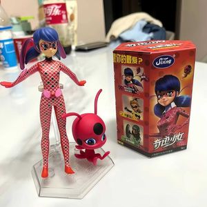 アクショントイのフィギュアトゥルーミラクルガールブラインドボックスブラックキャットロールプレイアクションアクションハンドメイドアクションピクチャードールエッジモデルパペットトイギフトS2451536