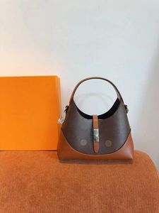 Tote çanta tasarımcı çanta debriyaj çantası kadın omuz çanta çanta lady alt koltuk çantaları lüks inek boynuz çantası moda tatil çantası alışveriş çantası crossbody çanta dört renk