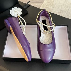 Luxurys Womens Mary Jane Shoes Dress Shoe Ballet Shoe Lambskin Chunky Heels Round Toes Loafers With Pearl Heart-shaped Matelasse Purple Peach Pink Leisure Shoe
