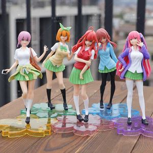 Action Toy Figures 18cm rosa hår Söt tjej Modell Fem flickor som bär bröllopsklänningar Färgbas Anime Figur Figur Modelldocka Y240516