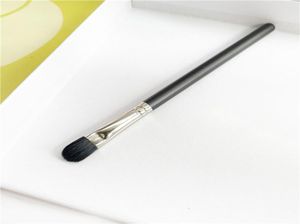 Flat Shader Brush 247 Synthetic Eyeshadow Concealer Beauty Makeup Eye Brush4101068