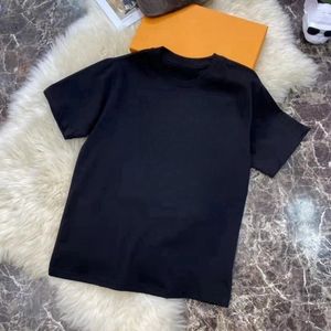 Lyxdesigner Kvinnor och mens högkvalitativa T-shirt kortärmad mode bomull av hög kvalitet sport t-shirt topp 240515