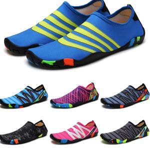 2024 Sapatos de água sapatos de água homens homens escorregam na praia Wading Barefoot Sapatos de natação rápida seca Sênios leves esportes iluminados unissex 35-46 Gai-318655