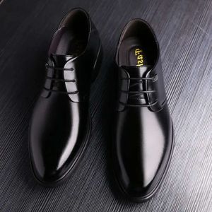 Trend di moda Gentleman di grandi dimensioni di alta qualità Scarpe in pelle italiana Sandali di matrimonio Oxford per uomini Lussuoso 09b3 maschile da uomo Mal