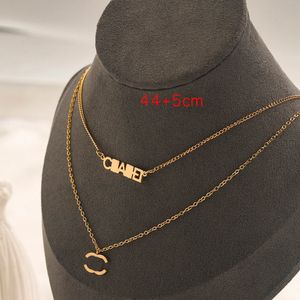 Letra de designer de luxo colares pendentes de cadeia Gold prateado banhado aço inoxidável pérol