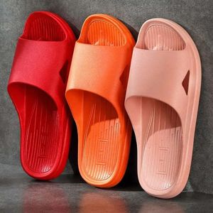 2024 Kapcie przeciw pośływaniu łazienki kobiety miękki podeszwy komfort płaski sandały wewnętrzne domowe klapki letnie slajdy plażowe buty 22BC