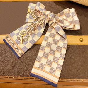 Дизайнерский шелковый шарф для женских шарфов конец шахматной клетки Длинная полоса маленький шарф лето -декоративная сумка для бок с луком