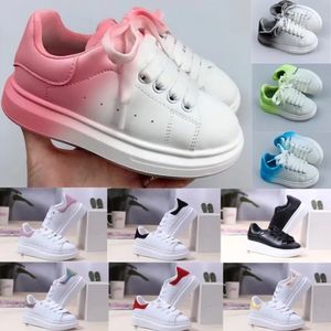 2024 Baby Kids Shoes для продажи кожаные кружевные детские кроссовки молодежь платформы белые черные мальчики девочки Veet sues