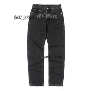 Vetements jeans uomini jeans di alta qualità uomini donne sopravvissute designer jeans pantaloni da moda ricamato con lettere casual gamba dritta pantaloni 840