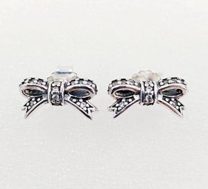Charms Designer Jewelry Authentic 925 Sterling Silver Delicate Bow Stud Earring Pörhängen Lyxiga kvinnor Valentine Day Bi5717146