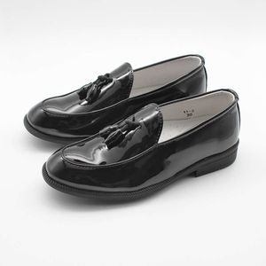 Новые мальчики для ботинок Black Faux Leather Slip на кисточках.