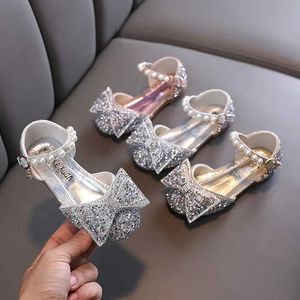 Sandals Childrens Sequins Sandals Girls Sweet Bow Rhinestone Princess Shoes Fashion Non-slip Flat Kids Soft Bottom Sandals Y240515