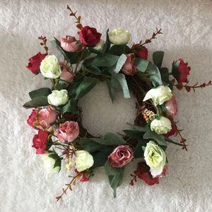 Dekorativa blommor 2024 Naturligt utseende Silk Rose Wedding Flower Wreath Garland w/kvist Bas Rattan Vine Ornament Decoration