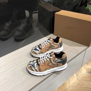 Top shoes for boys girls Classic khaki plaid print Child Sneakers Size 26-35 Lace-Up baby casual shoes Including box Aug30