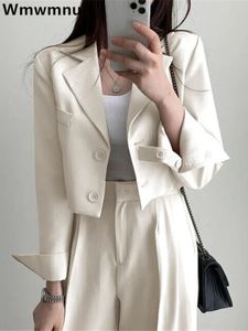 韓国のショートスーツセット女性カジュアルルーズクロップブレザージャケットコンジュントハイウエストワイドレッグパンツアンサンブルオフシー衣装240514