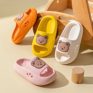 Slifori da cartone animato per bambini illuminati SOLE SOLE DONNI ASSILIP SANDALS BAMBINO RAGAZZI GIORNI SANDALE BAGNA EVA SCARPE EVA 240516