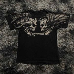 Men's T-Shirts Y2K American retro street style mens and womens T-shirts with wings skull patterns washed Gothic short shirt Q240515