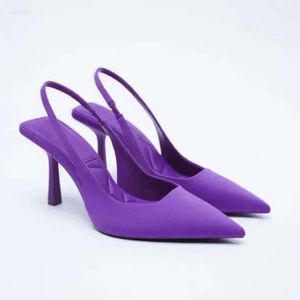 أزياء صندل مدببة صيف المرأة 2024 إصبع القدم عالية الكعب الضحل في الهواء الطلق أحذية ألوان صلبة للنساء Zapatos Mujer v 616 D 592C