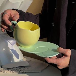 Tazze di tazze fine tazza di caffè tazza di tulipano in ceramica elegante con tazza da tè resistente al calore per superficie liscia a casa a