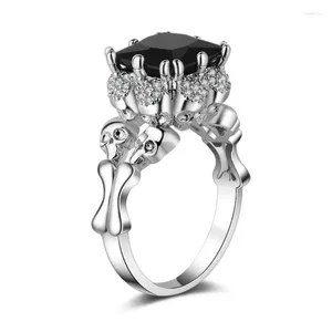 Küme Yüzük Vintage Lady Skull Ring 10kt Beyaz Altın Parti Aly Bant Kadın Yıldönümü Paskalya Takı