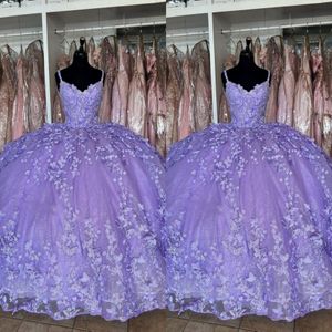 2023 Quinceanera Dresses Purple Butterfly Flollal Flowers Lace Applique Spaghetti V-Neck Ball Gown