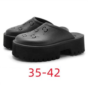 Designer Plataforma feminina Perforated Sandal Summer Shoe Top Designer Slippers Cores Candy Cores Clear Alta Altura do Salto 5,5 cm EUR35-42