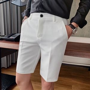 Högkvalitativ sommardräkt shorts män kläd mode enkla avslappnade korta byxor formell knälängd 240506