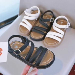 Sandaler 2024 Nya enkla flickor Sandaler Barn mode Non-Slip Hook Loop Kids Shoes Breattable Open-Toe Solid Color Cool Mervatile Y240515