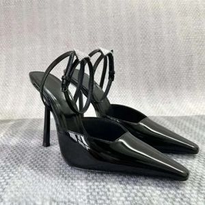 발 뒤꿈치 Baotou High Metal Sandals 슬림 한 백 공기 패션 스퀘어 발가락 발목 끈 단색 얇은 신발 76 D 7E90