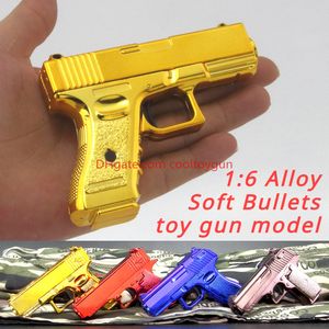 1: 6 Colt Desert Eagle G17 Toy Gun Model Mini in lega Pistol Gold per adulti Collezione Metal Boys Gifts Outdoor CS Prop gioco di gioco Giochi giocattoli