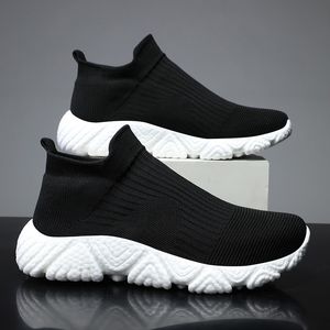 Top Designer Couple Breathable Sports Shoes for Men and Women Comfortable Soft Sole Flat Shoes Plus Size 39-46 Non slip Casual Shoes for Women