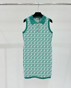 Kvinnoklänning ärmlös fyrkantig hals stickad klänning minimalistisk retro 514