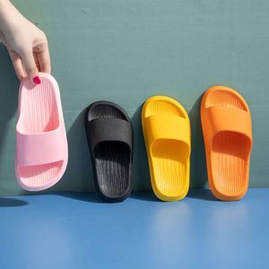 Nuovi sandali per bambini Summer Thopdler Child Spet Outdoor Sport Boys Girl Baby Sole Sole Scifori Slide per interni L2405