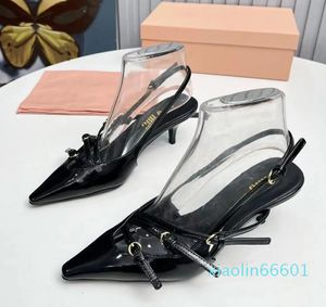 2024 LÄDER SOLE KVINLIGA LUXURY DESIGNER Klänningsskor Party Wedding Shoes Shoes