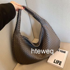 Evening Bags Woven Leather Bag 2024 Trend Fashion Designer Handbag High Quality Black Gray Blue Pink Brown Shoulder Tote for Women