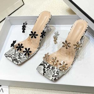 Slippers Pvc Women Heels Designer Designer Sexy Party Party Pronting Fashion Fashion бесплатная доставка золотые туфли удобная H240516