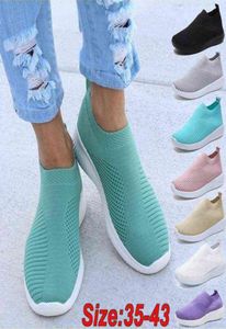 Kvinnor lägenheter skor plus storlek 43 andningsbara nätplattform sneakers kvinnor glider på mjuka damer casual skor kvinna stickade socklägenheter y2206122575