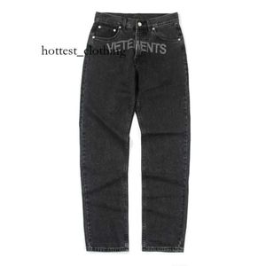 Vetements Men S Dżinsy Prawdziwe wysokiej jakości kobiety haftowane listew Casual Proste Noge Spodne 230823 4560