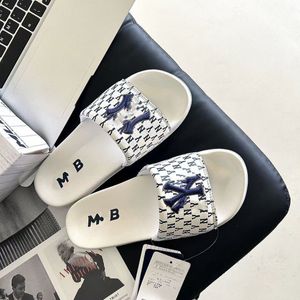 Summer new all-in-one slippers casual beach wear a word trend outdoor fashion anti-slip brand male and female couples