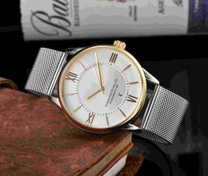 Европейские и американские модные роскошные часы Quartz Watch Simple Style Трехколонный круглый стальный календарь на календарь дисплея