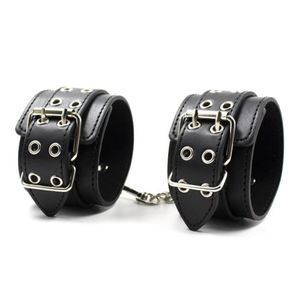 W1023 Sex Vuxen Game Fetisch Handcuffs Black Leather Wrist Restraints Sexig dräkt Cosplay Slave Hand Manschetter för sex Toys6564445