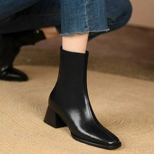 Boots 2024 Autumn and Winter New Fashion Square Head Retro High Thick Heel Side Zipper Skinny Short Womens All-match Nude H240516