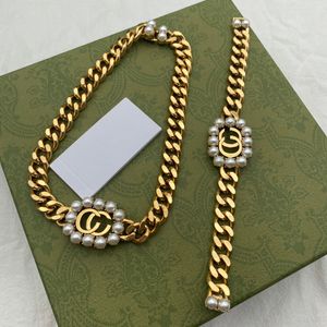 Klassiska halsbandsdesigner New Pearl Jewelry Set Gold Gift, Pearl Pendant Halsband för att skicka vänner smycken
